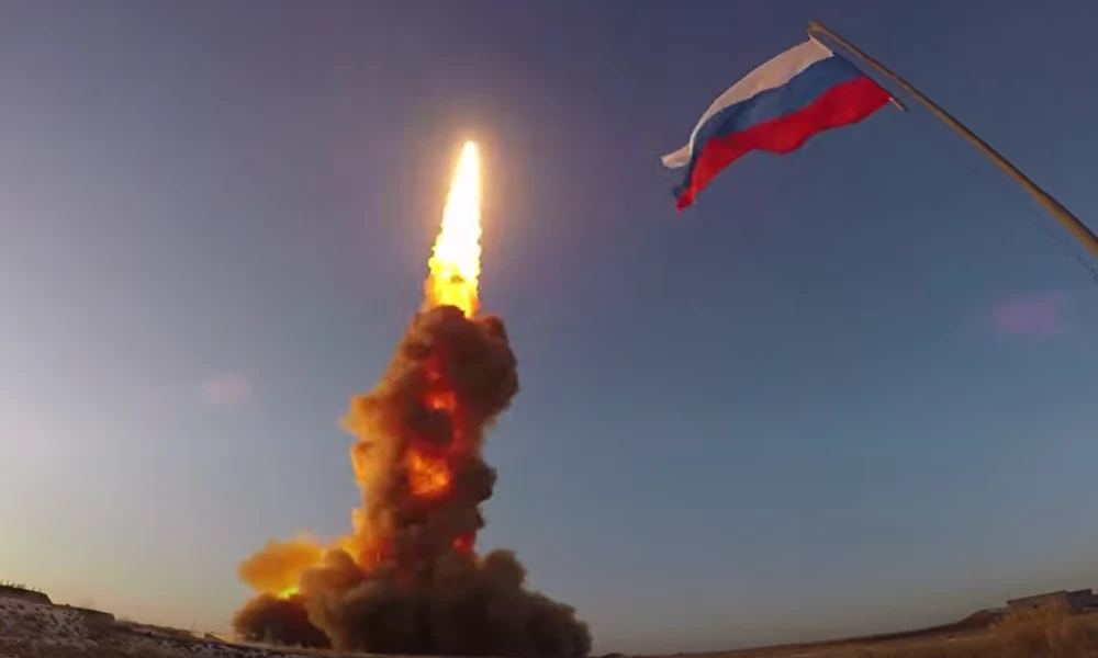 Υπό επιτυχία στέφθηκε η δοκιμή αντι-βαλλιστικού πυραύλου από τον ρωσικό στρατό (βίντεο)